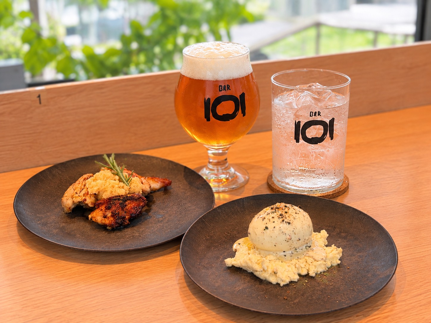 BAR101の01「飲み放題あります」の写真